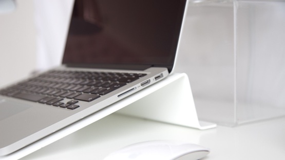 Najlepsze podstawki chłodzące do laptopów – na co warto zwrócić uwagę?