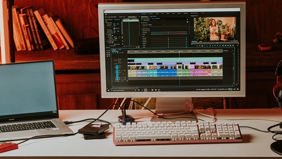 PC czy laptop – co bardziej się opłaca?