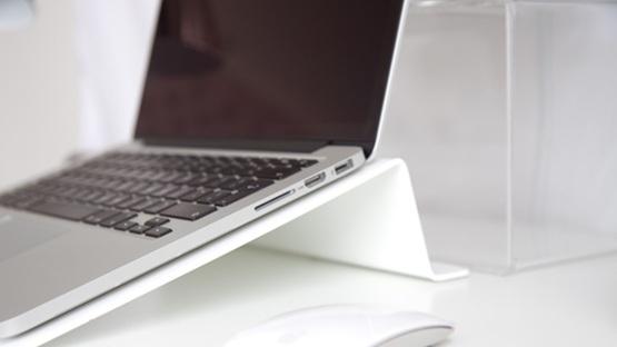 Najlepsze podstawki chłodzące do laptopów – na co warto zwrócić uwagę?