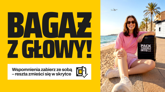 Dziewczyna z walizką InPost siedzi na plaży. Bagaż z głowy! Wspomnienia zabierz ze sobą - reszta zmieści się w skrytce.